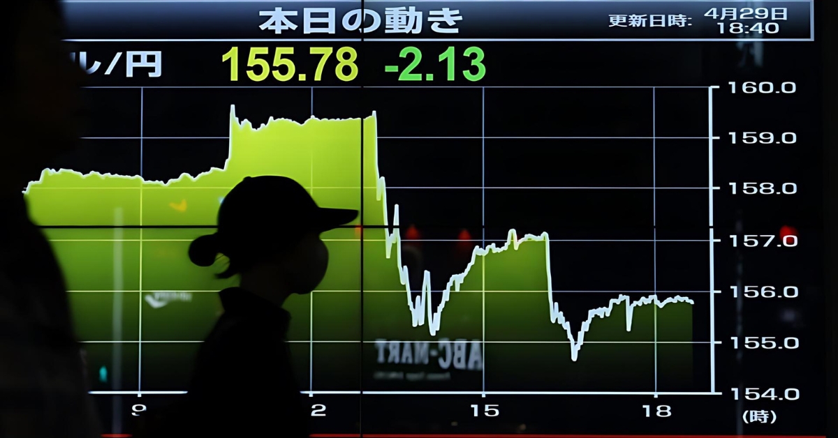 Amid a weakening yen, Japan's Government Pension Investment Fund is poised for its first portfolio overhaul in five years, eyeing its substantial dollar reserves. 

Image Source: Kyodo News 