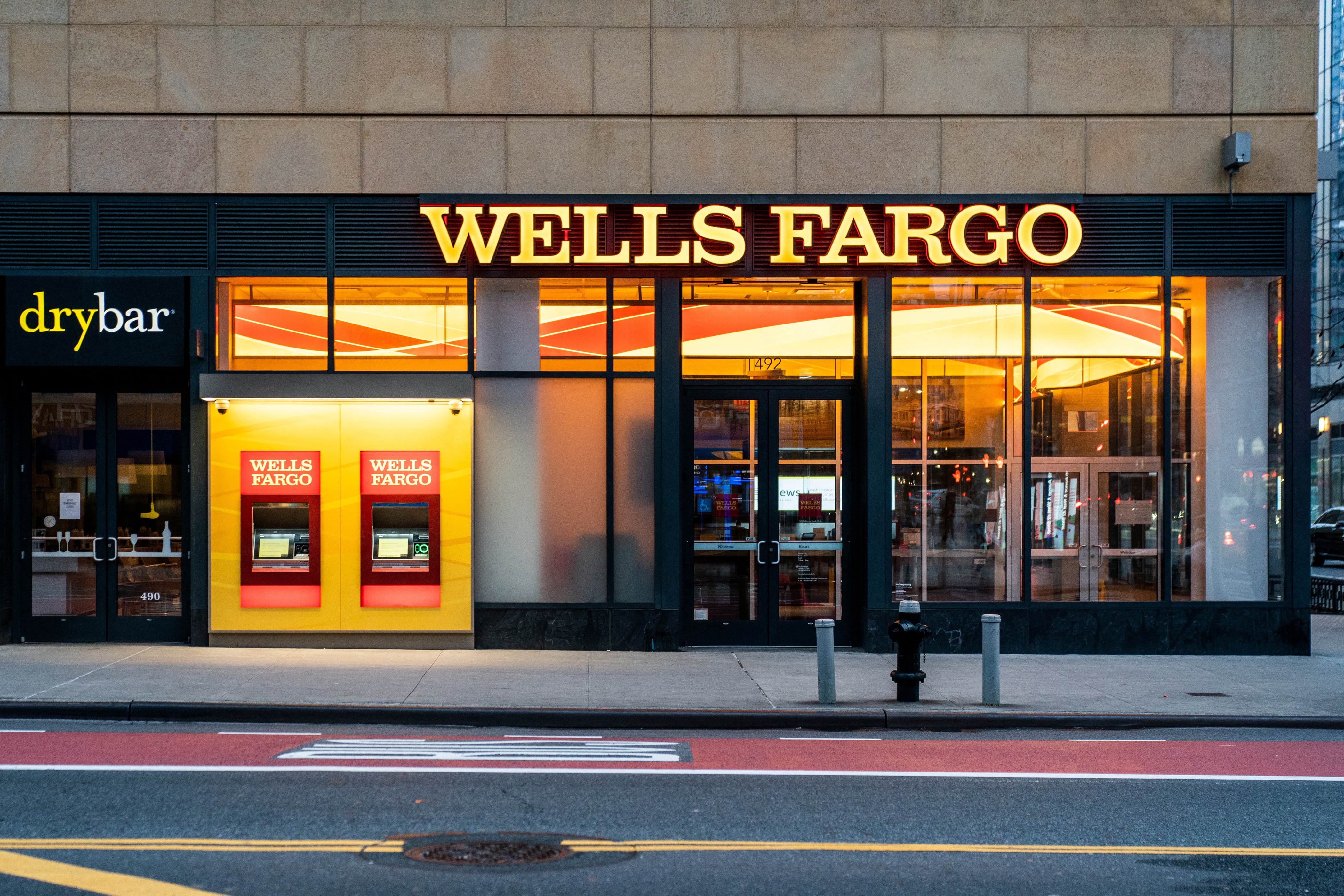 Wells Fargo submits a third-party review of its risk and control improvements to the Federal Reserve, aiming to lift the regulator-imposed asset cap. 

Image Source: Reuters 